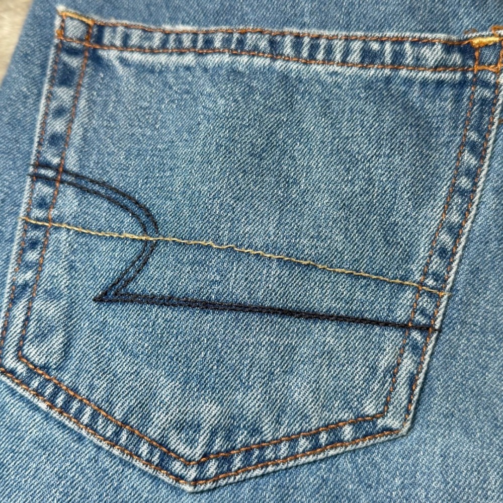 American Eagle Womens Size 6 Mom Jeans Distressed High Rise Raw Hem Blue Denim - Picture 11 of 16